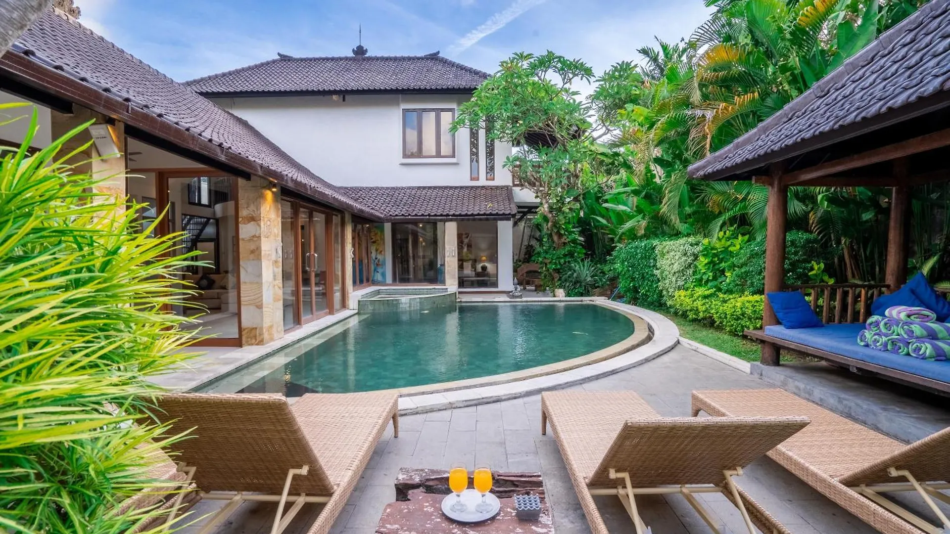 Enclose Living 5Br Villa Center Of Seminyak Near Beach  Seminyak (Bali)