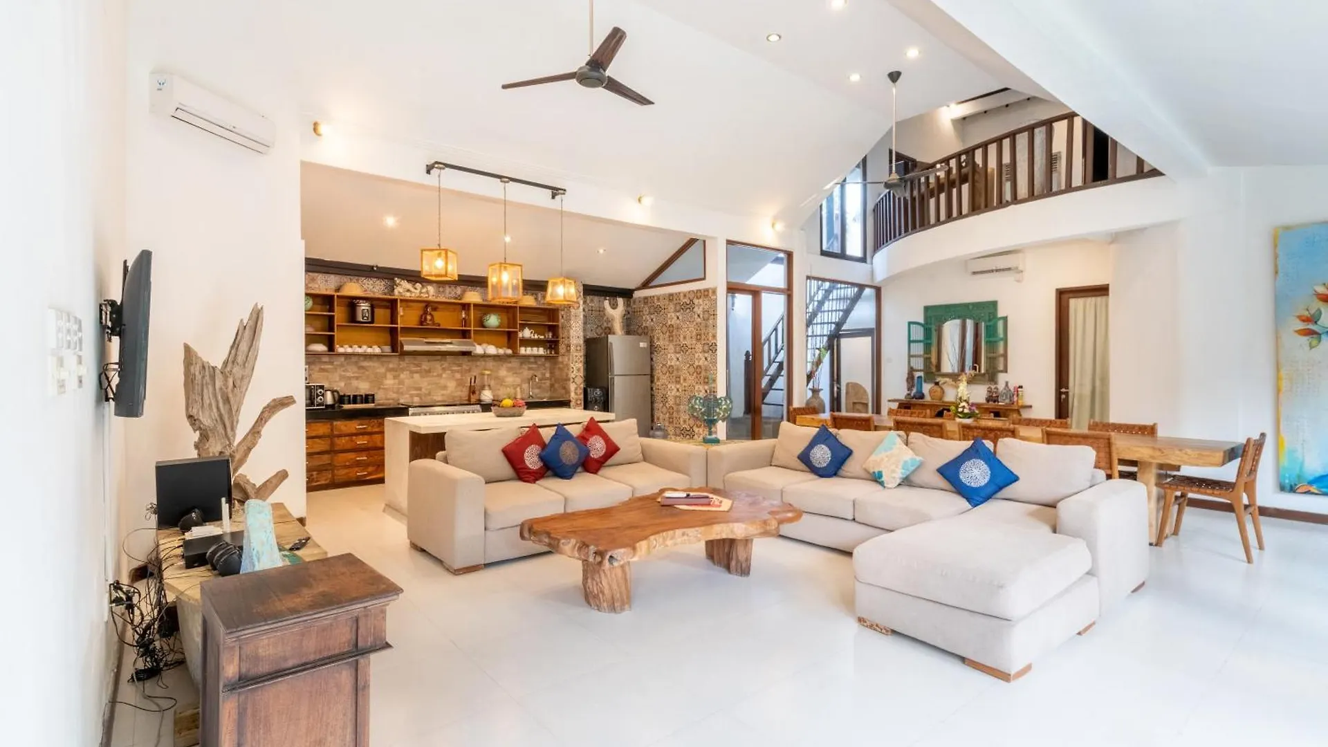 Enclose Living 5Br Villa Center Of Seminyak Near Beach