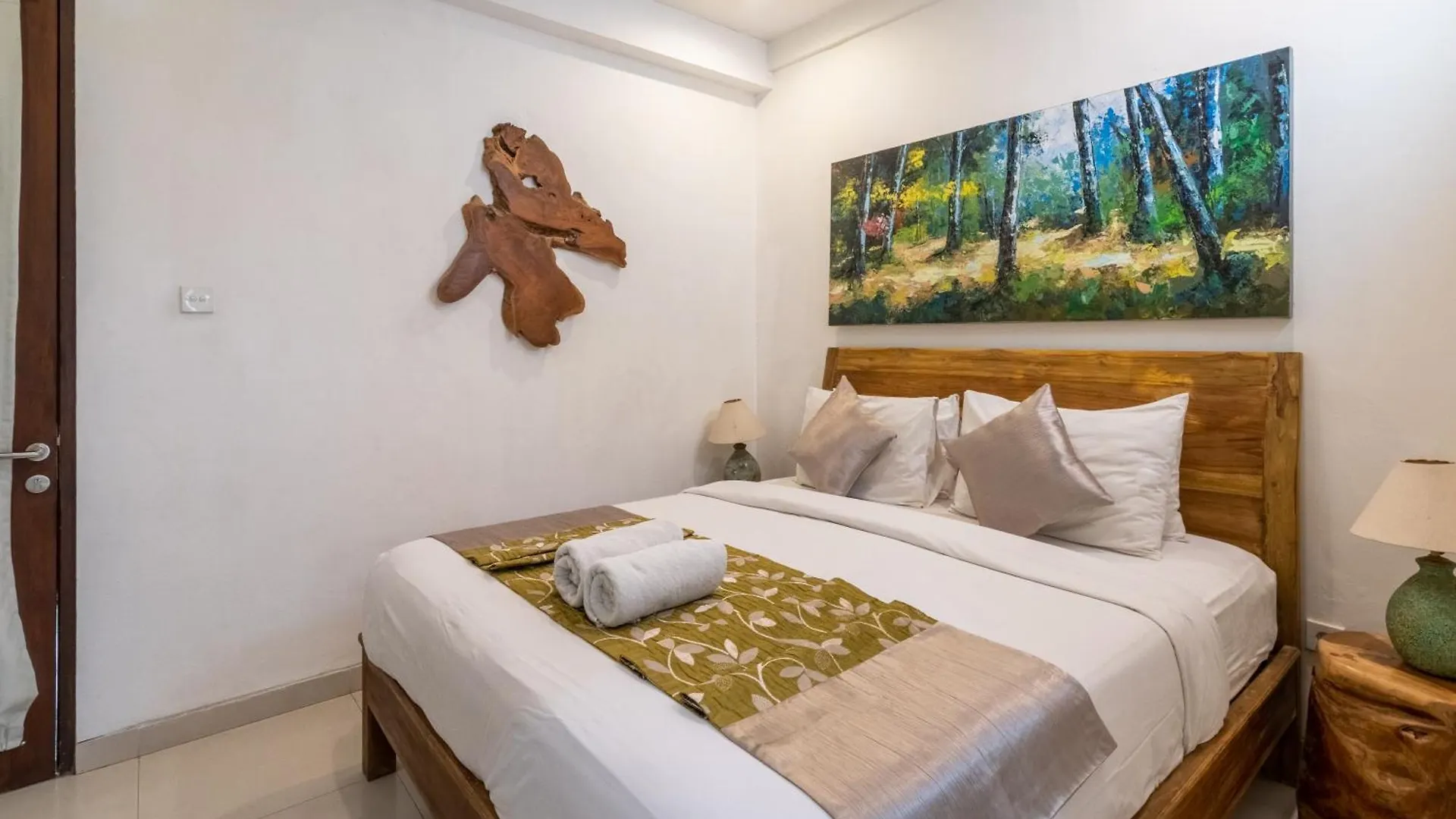 Enclose Living 5Br Villa Center Of Seminyak Near Beach