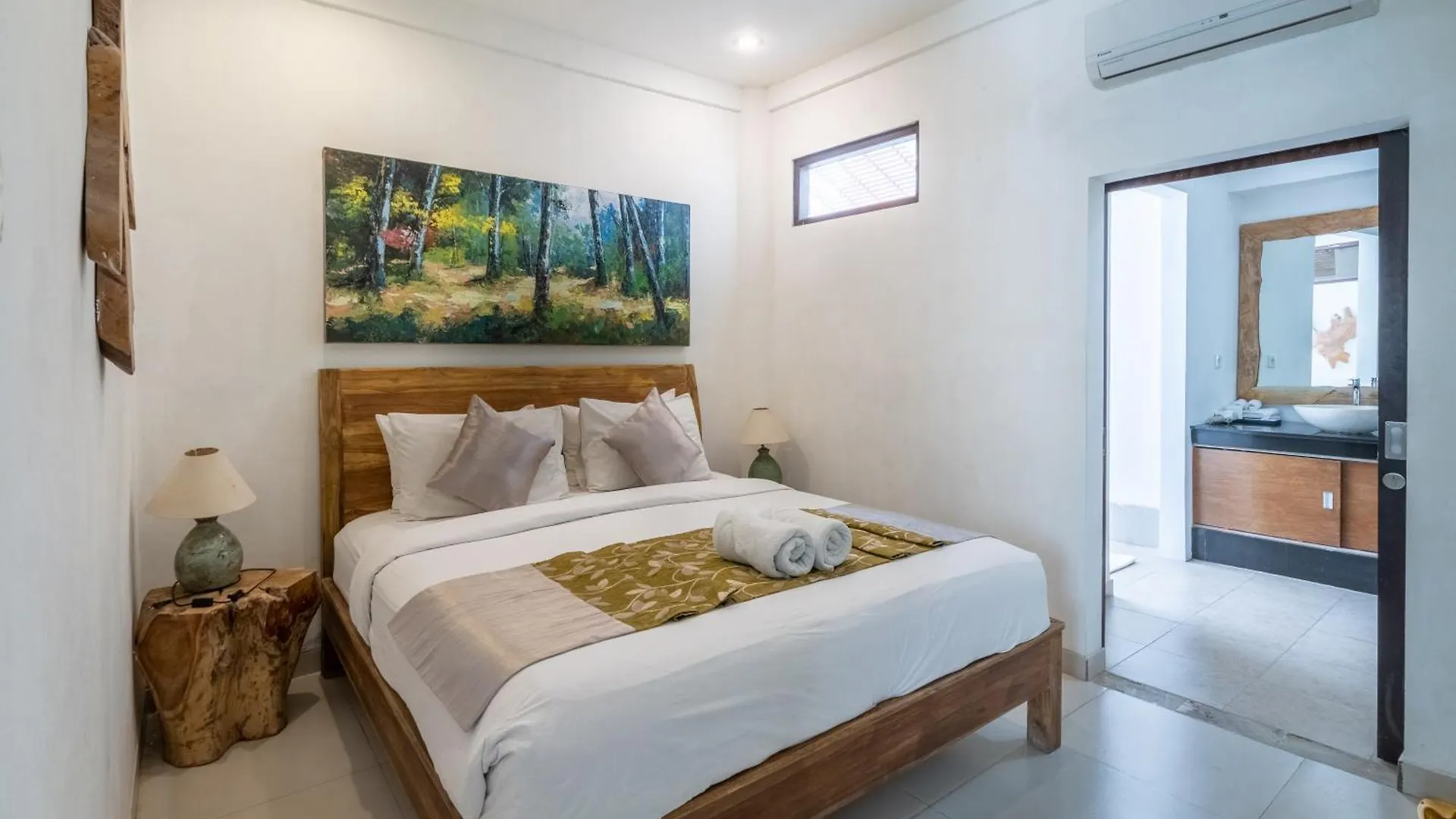 Enclose Living 5Br Villa Center Of Seminyak Near Beach  Seminyak (Bali)