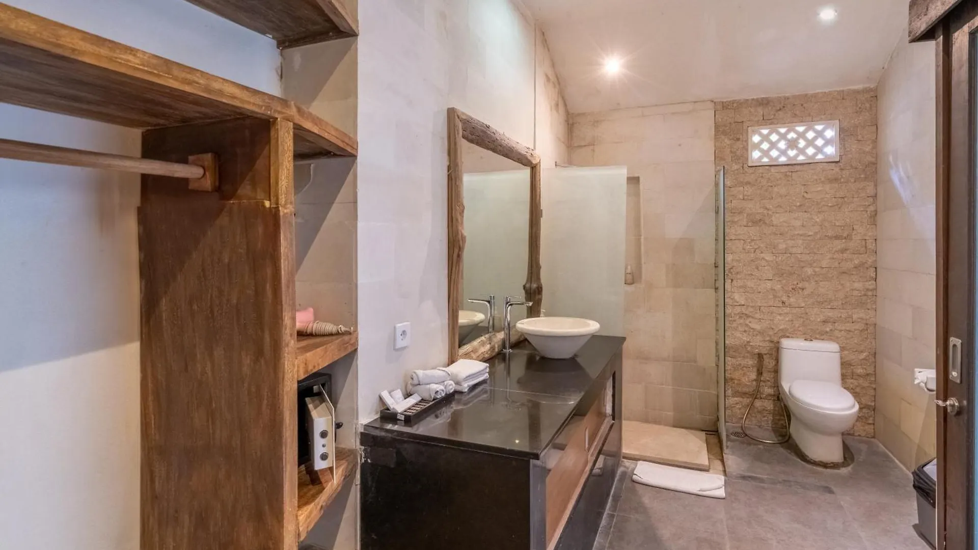 Enclose Living 5Br Villa Center Of Seminyak Near Beach