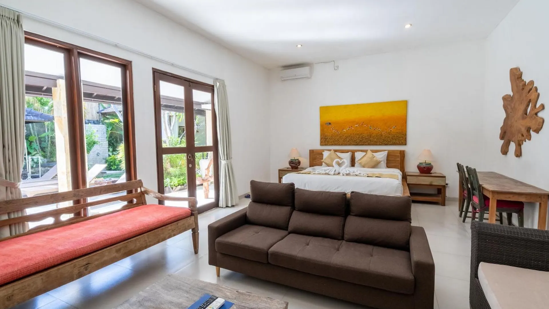 Enclose Living 5Br Villa Center Of Seminyak Near Beach 0*, Seminyak (Bali)