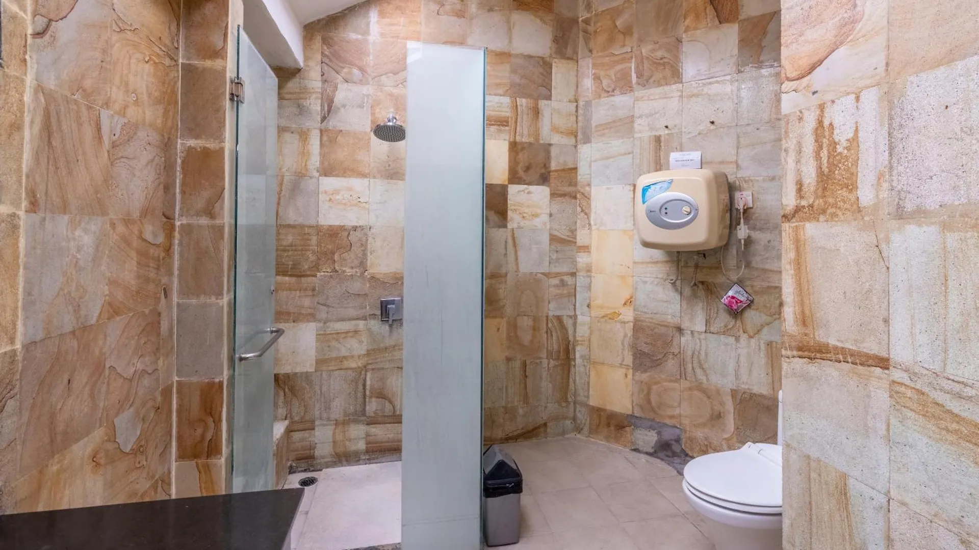 Enclose Living 5Br Villa Center Of Seminyak Near Beach Indonesia