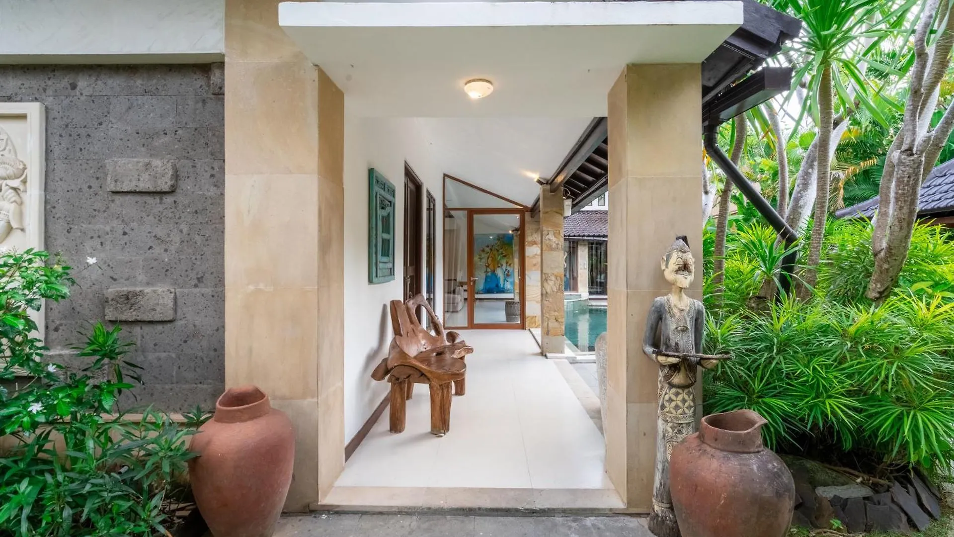 Enclose Living 5Br Villa Center Of Seminyak Near Beach