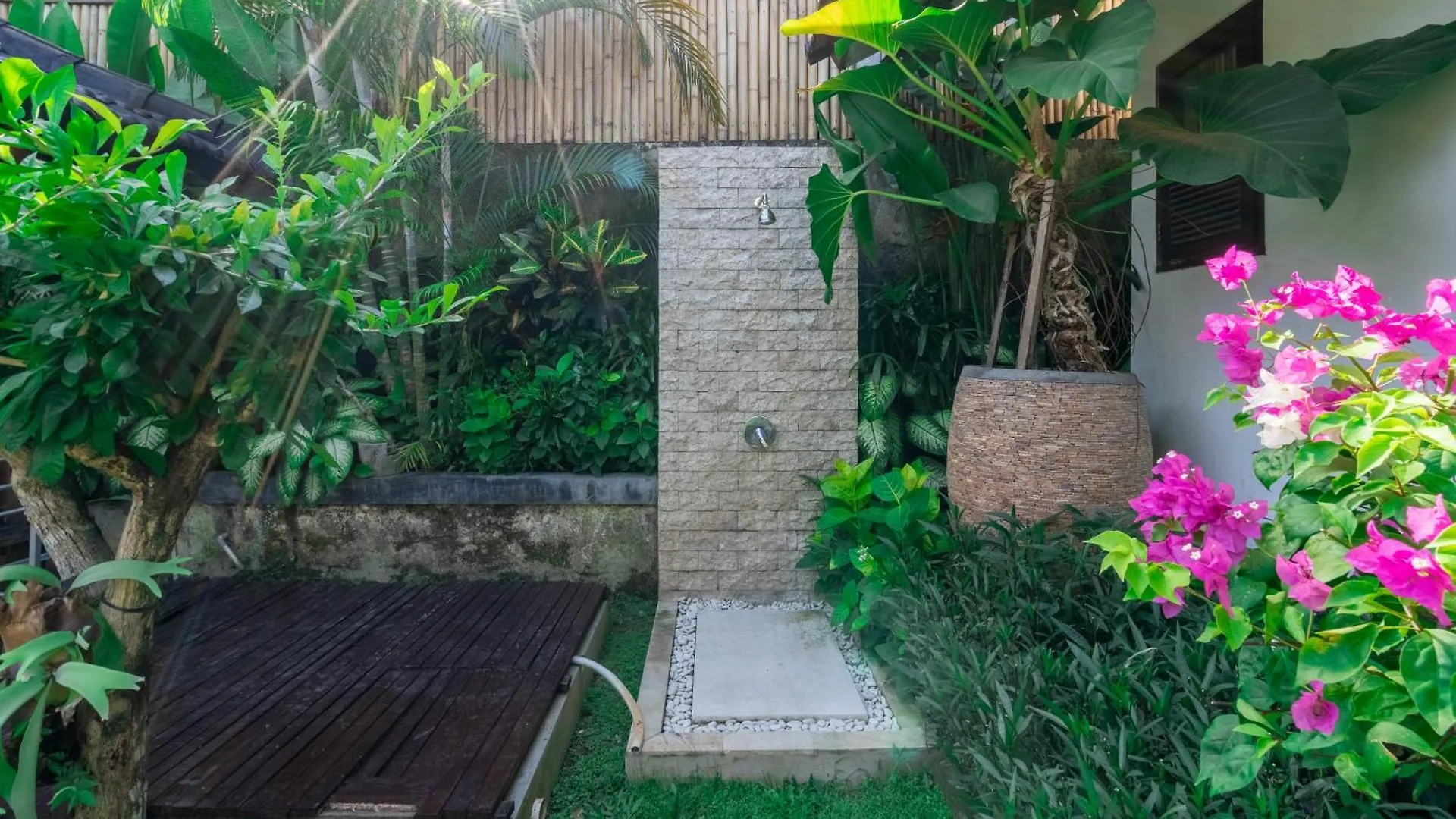Enclose Living 5Br Villa Center Of Seminyak Near Beach
